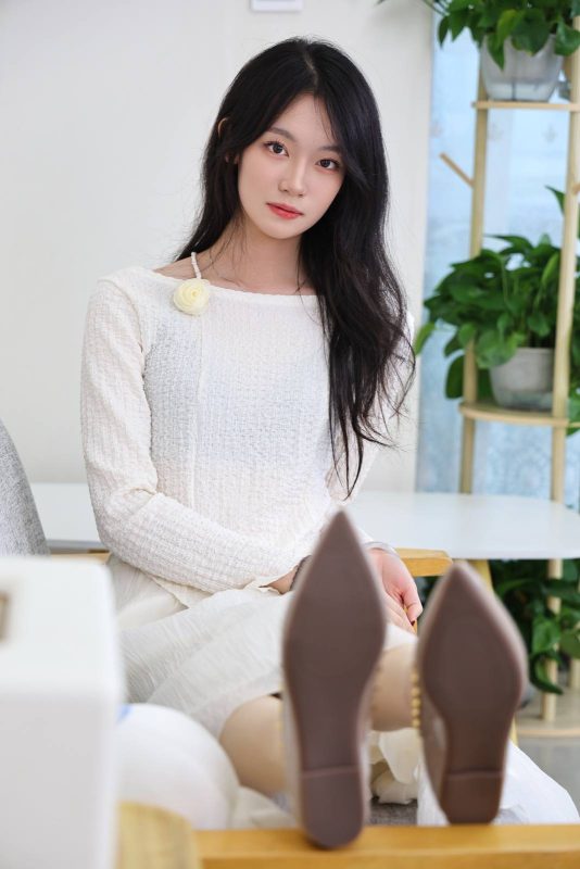 绮梦摄影 NO.398 小艺 无印珍藏版 [320P-150P-2V-14.4G]-觅颜社