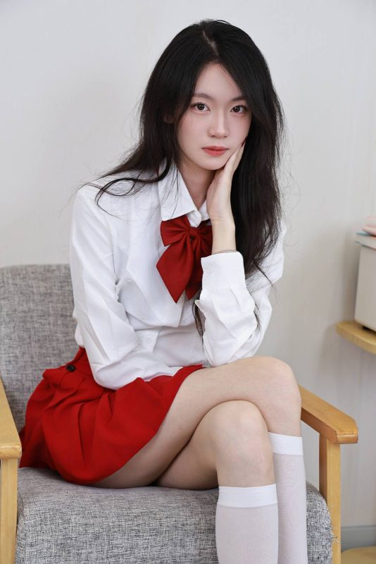 绮梦摄影 NO.403 小艺 无印珍藏版 [310P-150P-2V-12.55G]-觅颜社