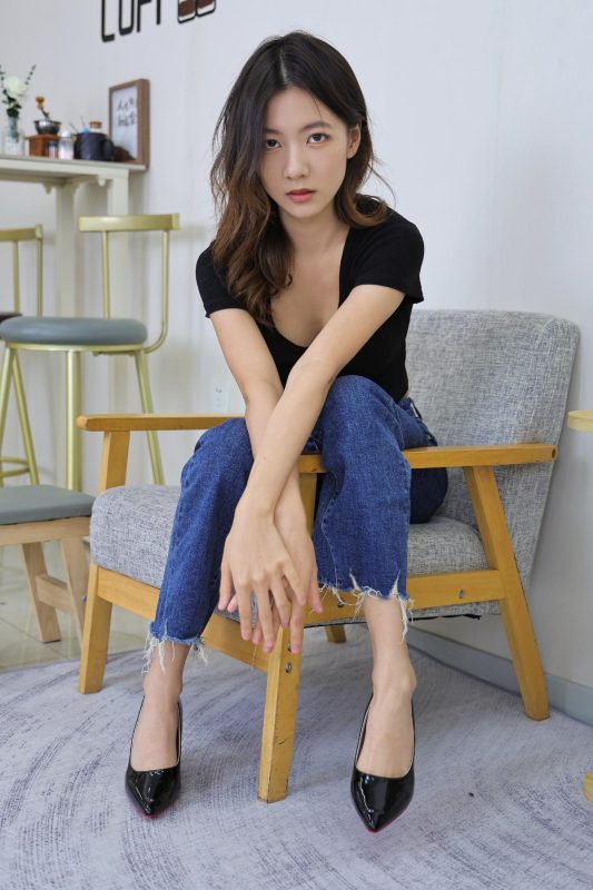 绮梦摄影 NO.379 淇淇 无印珍藏版 [310P-150P-2V-12.5G]-觅颜社