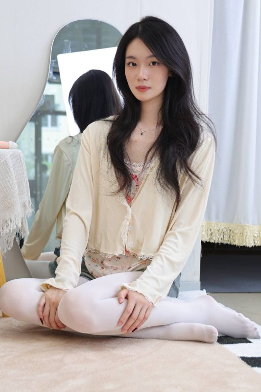 绮梦摄影 NO.394 小艺 无印珍藏版 [315P-150P-2V-12.2G]-觅颜社