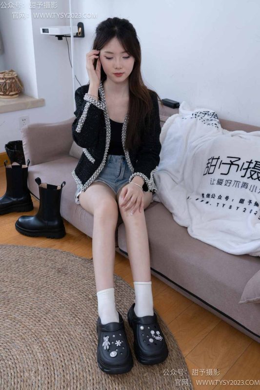 甜予摄影065期：璇璇-靴子、洞洞鞋、白棉袜、裸足-觅颜社