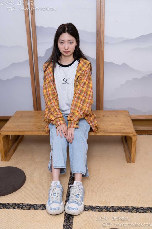 甜予摄影078期：雪梨-帆布鞋、白棉袜、裸足-觅颜社