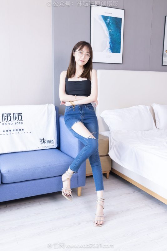 袜啵啵591期：稚予-高跟凉鞋、薄肉丝（脚尖加固款）、裤里丝、裸足（黑色美甲）、裸足泡脚后踩奶油蛋糕，踩完蛋糕洗脚剧情-觅颜社