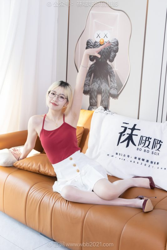 袜啵啵612期：小甜豆-高跟鞋、油亮薄白丝（脚尖透明款）-觅颜社