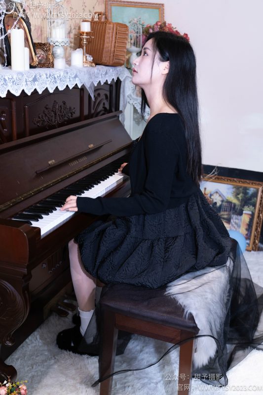 甜予摄影002期：澜澜-拖鞋、白棉袜、肉丝（脚尖加固款）-觅颜社