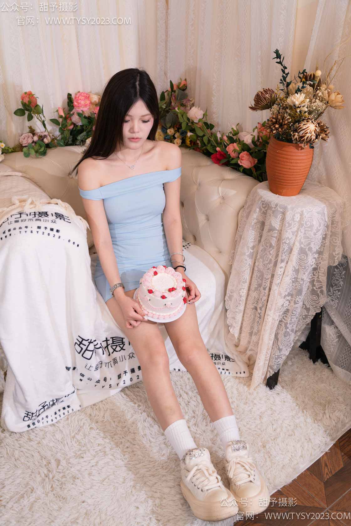 甜予摄影025期：小熊-板鞋、白棉袜、小腿白丝（脚尖加固款，此主题偏少）-觅颜社