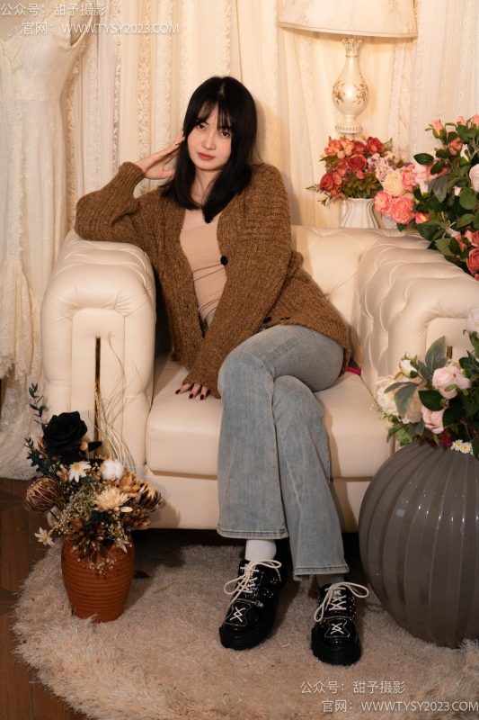 甜予摄影031期：小野-皮鞋、白棉袜、油量灰丝（脚尖透明款、裤里丝）-觅颜社