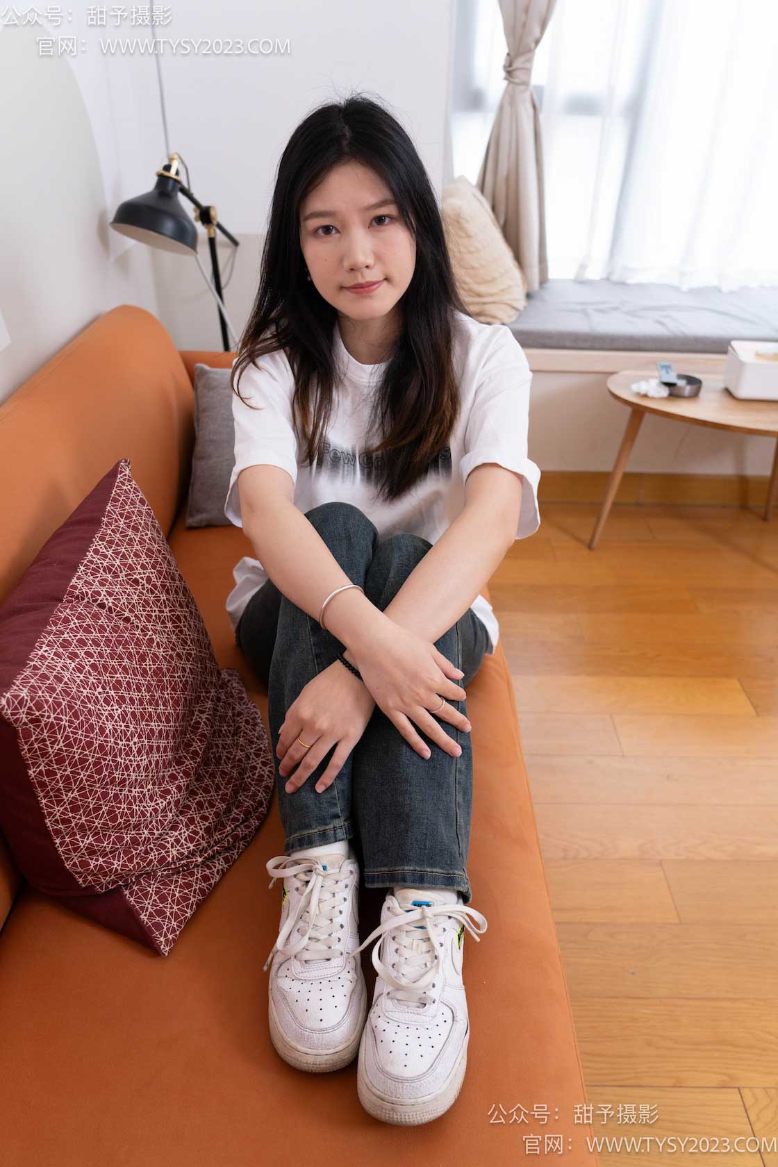 图片[2]-甜予摄影070期：松松-板鞋、白棉袜、裸足-觅颜社