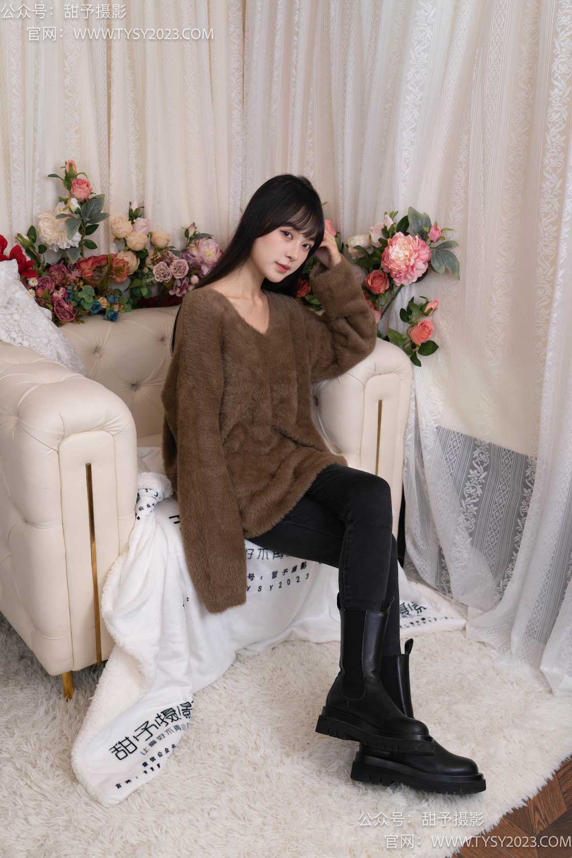 图片[2]-甜予摄影010期：小离-靴子、白棉袜、裸足-觅颜社