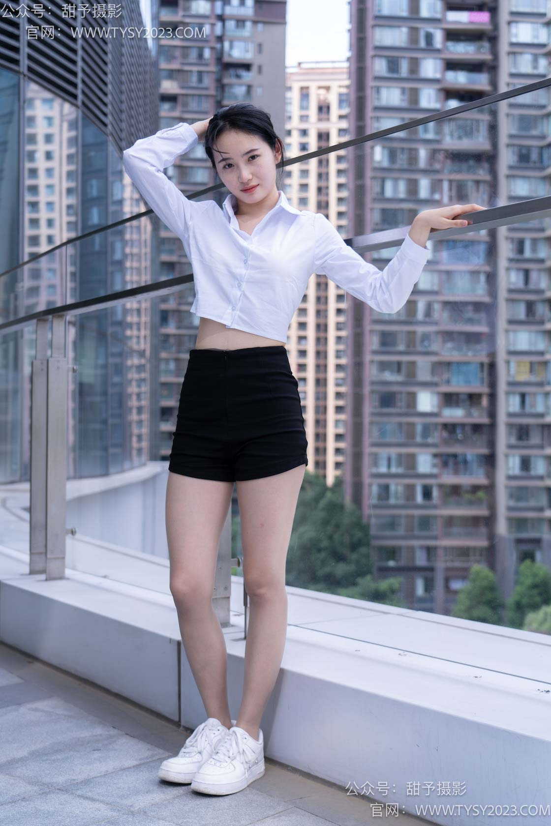 图片[3]-甜予摄影063期：思思-板鞋、油亮灰丝（脚尖透明款）-觅颜社