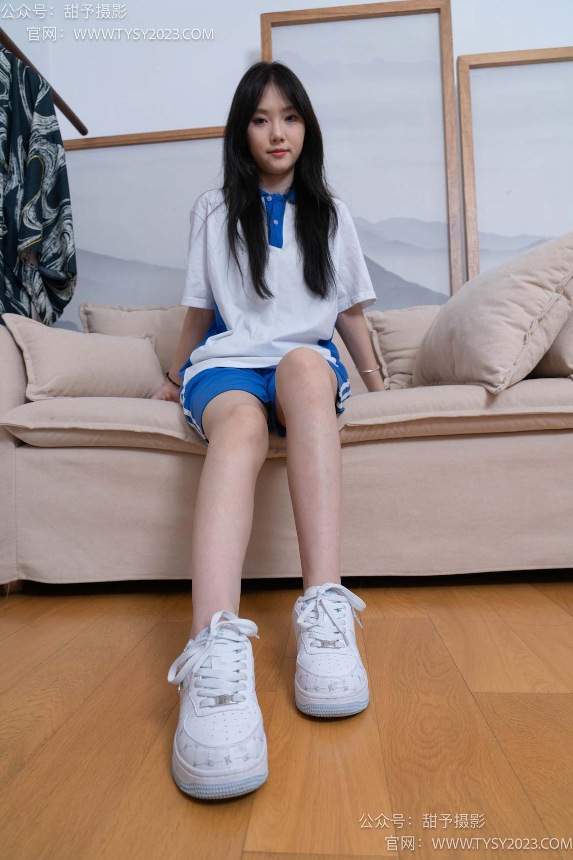 图片[3]-甜予摄影080期：璇璇-校服、板鞋、裸足、光脚踩小西红柿葡萄的剧情-觅颜社