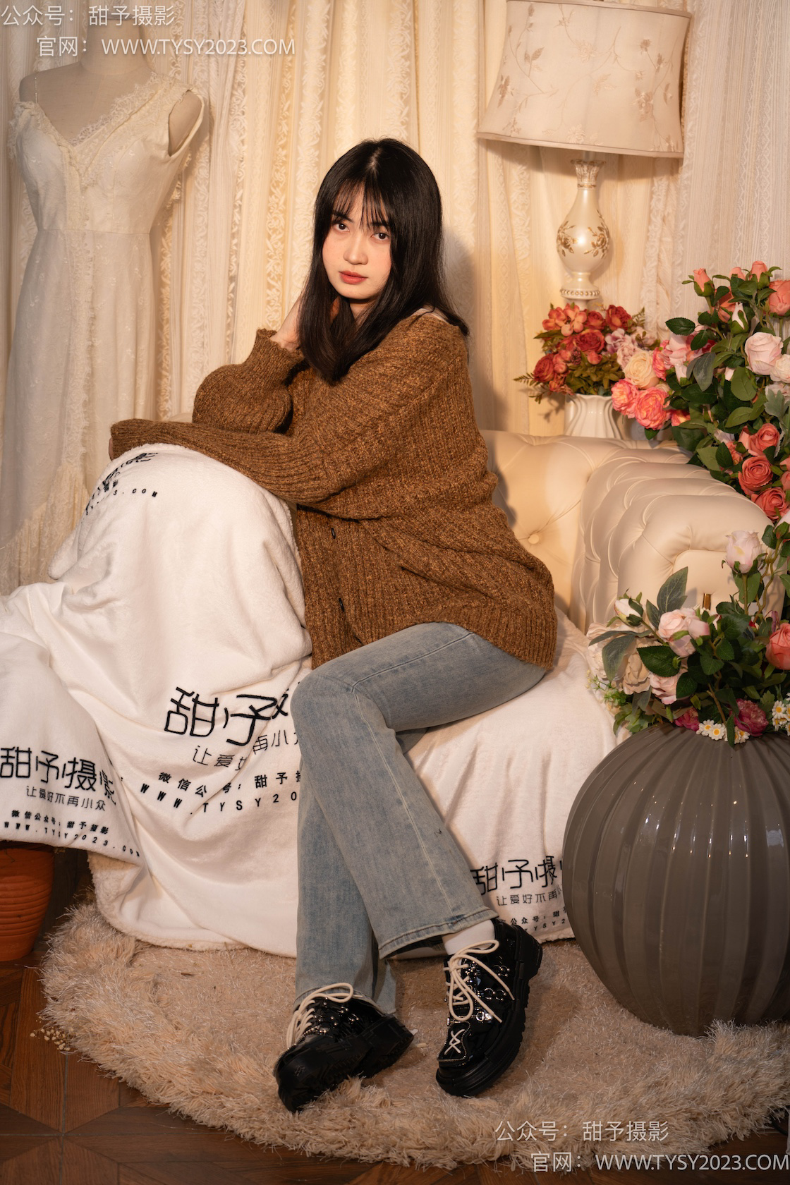 图片[4]-甜予摄影031期：小野-皮鞋、白棉袜、油量灰丝（脚尖透明款、裤里丝）-觅颜社