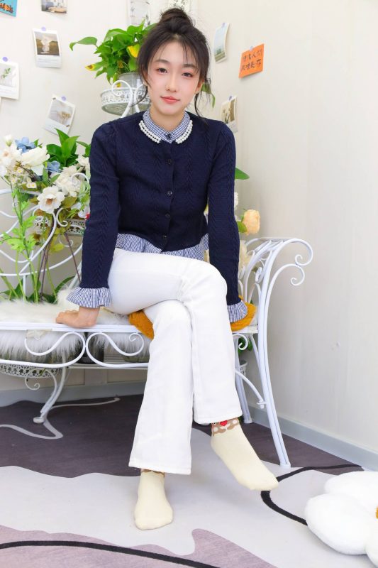 绮梦摄影 NO.245 小艺 无印珍藏版 [301P-120P-2V-10.45G]-觅颜社