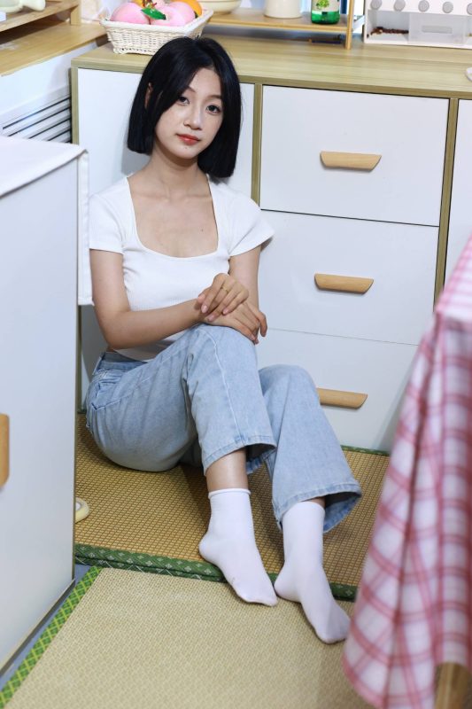 绮梦摄影 NO.019 Light 无印珍藏版 [326P-165P-1V-9.33G]-觅颜社