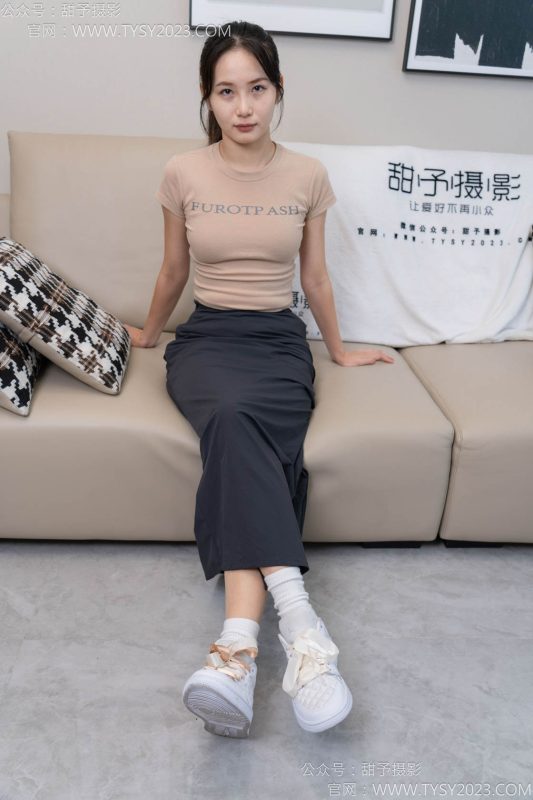 甜予摄影114期：思思-板鞋、白棉袜 、肉丝（脚尖微加固款）-觅颜社