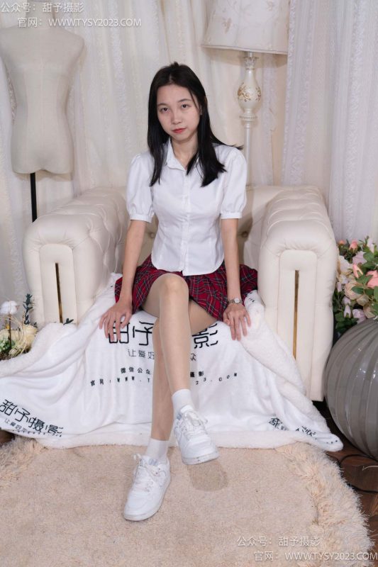 甜予摄影085期：小桃-板鞋、白棉袜、肉丝（脚尖微加固款）-觅颜社