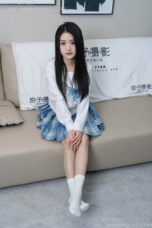 甜予摄影154期：澜澜-帆布鞋、白棉袜、薄灰丝（脚尖加固）、跺脚抖腿剧情-觅颜社