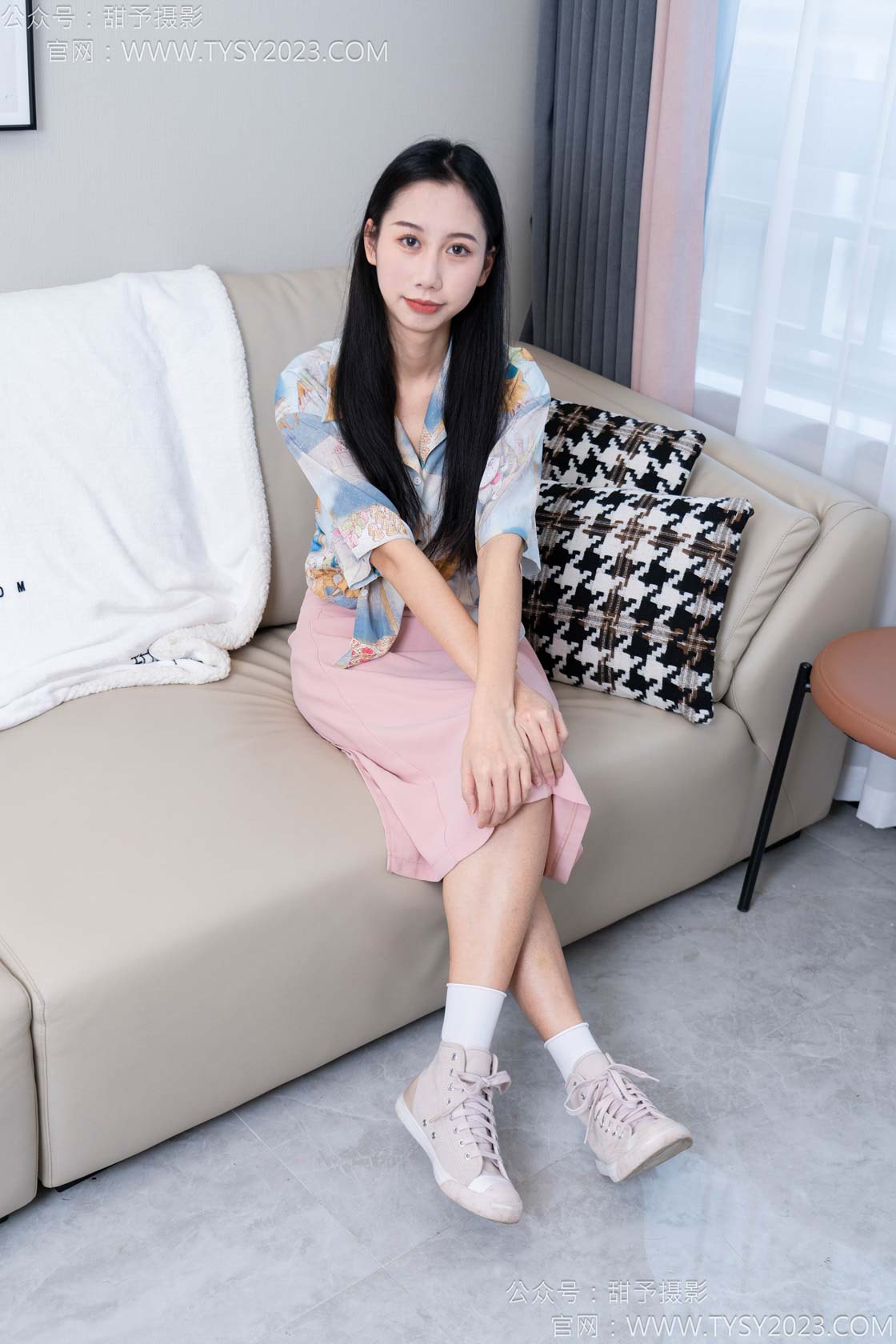 图片[2]-甜予摄影186期：娃娃-帆布鞋、白棉袜、裸足-觅颜社