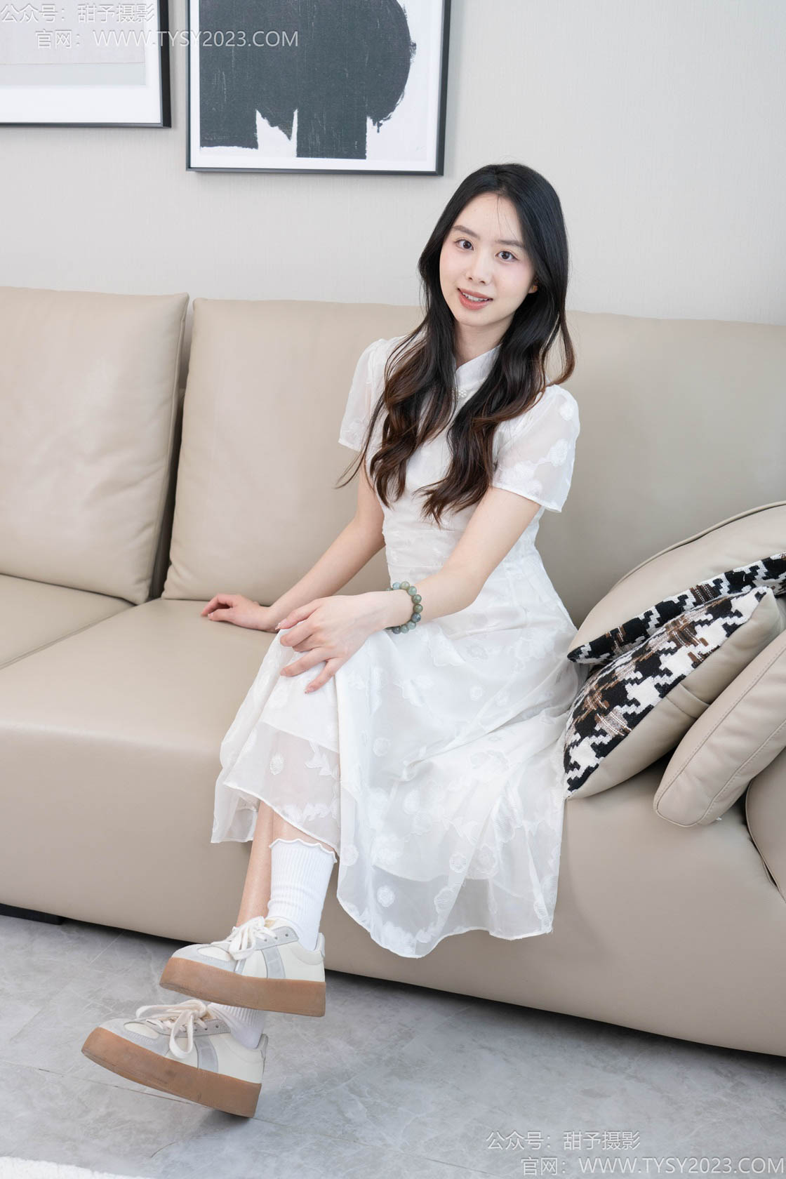 图片[2]-甜予摄影198期：知知-板鞋、白棉袜、裸足-觅颜社