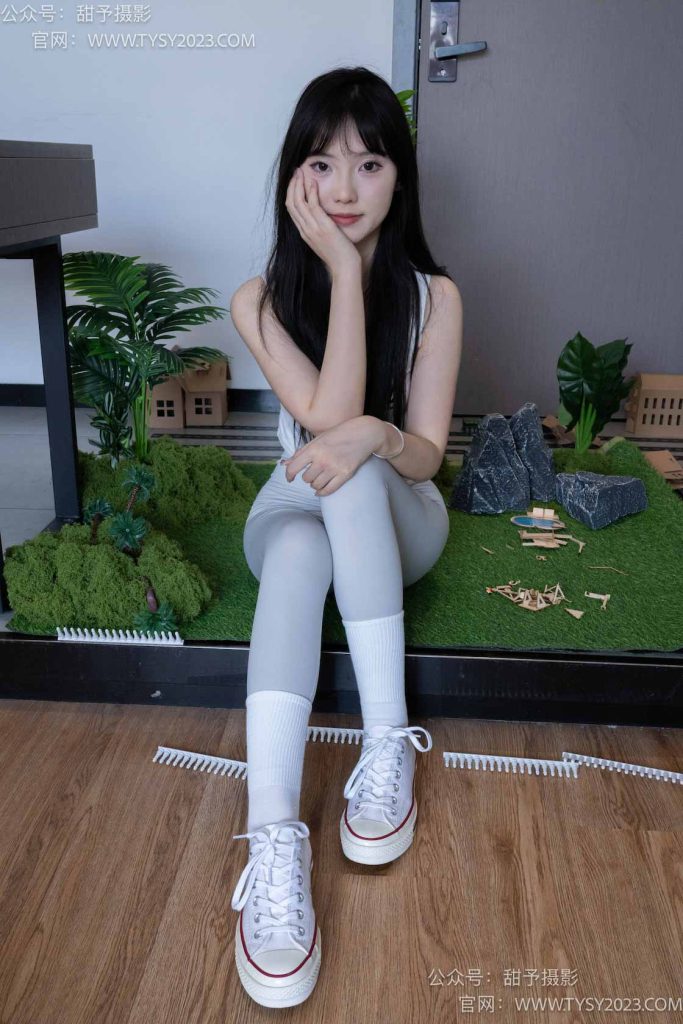 图片[2]-甜予摄影104期：璇璇-帆布鞋、白棉袜、裸足、小人国剧情-觅颜社