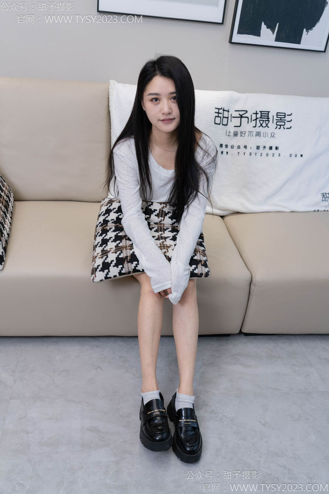 图片[2]-甜予摄影130期：澜澜-皮鞋、白棉袜、裸足、掉袜子剧情-觅颜社