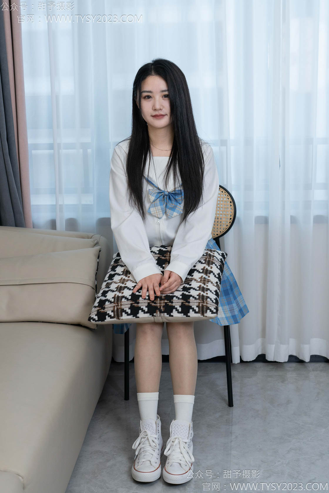 图片[2]-甜予摄影154期：澜澜-帆布鞋、白棉袜、薄灰丝（脚尖加固）、跺脚抖腿剧情-觅颜社