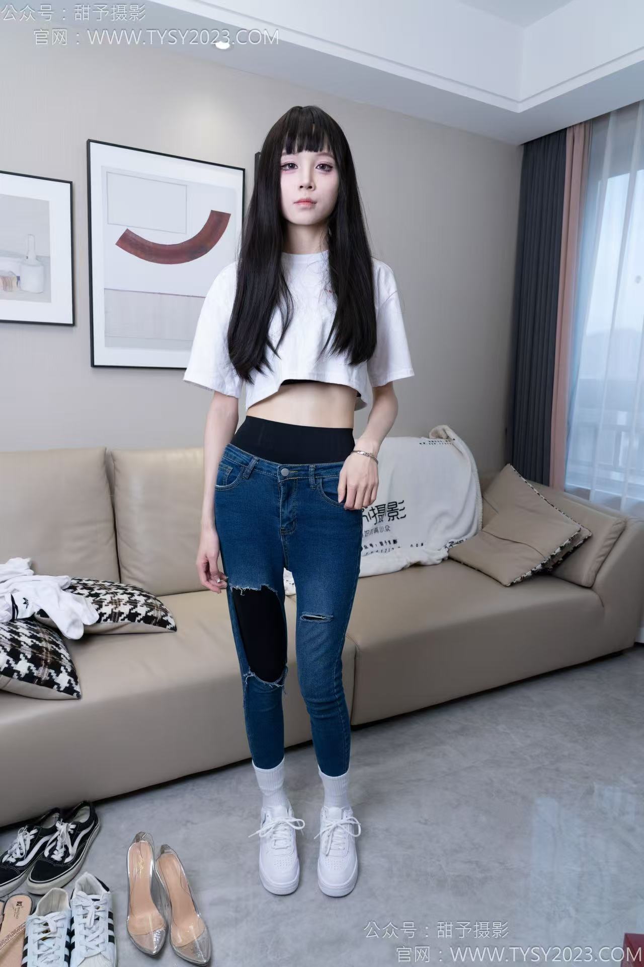 图片[2]-甜予摄影179期：珞珞-高跟鞋2双（黑色、透明）、板鞋3双、人字拖、白棉袜5双（小腿袜、大腿袜、长袜2双、短袜）-觅颜社