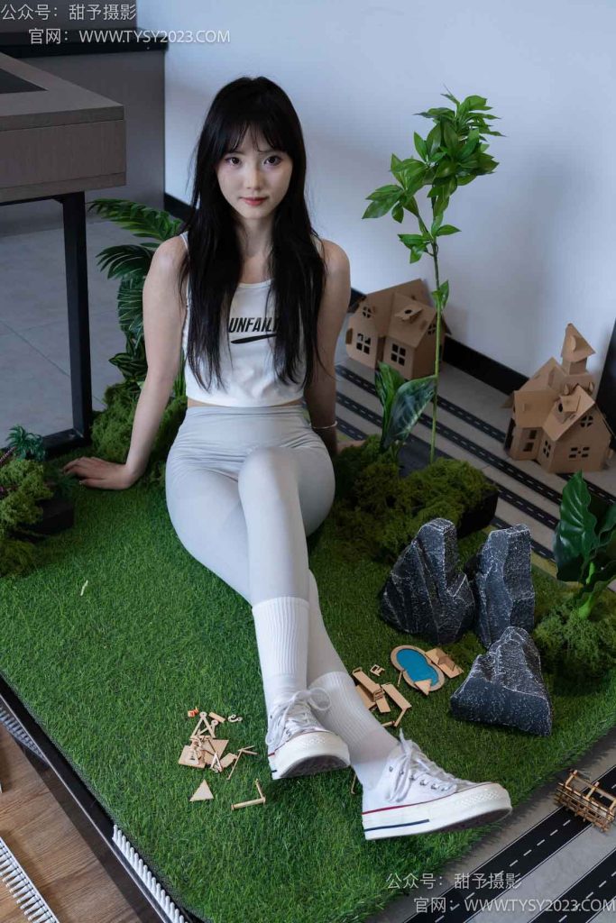 图片[3]-甜予摄影104期：璇璇-帆布鞋、白棉袜、裸足、小人国剧情-觅颜社