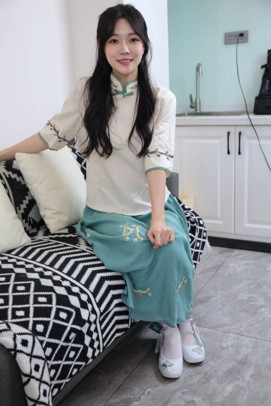 绮梦摄影 NO.085 yuuu 无印珍藏版 [351P-160P-2V-13.82G]-觅颜社