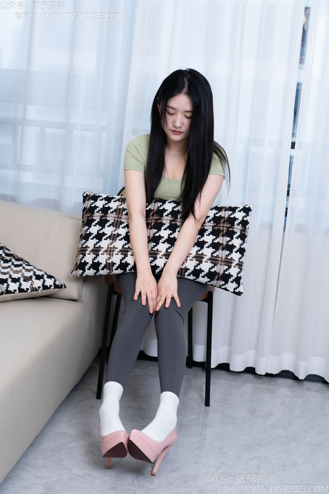 图片[4]-甜予摄影192期：澜澜-高跟鞋、白棉袜、裸足（红色美甲）-觅颜社