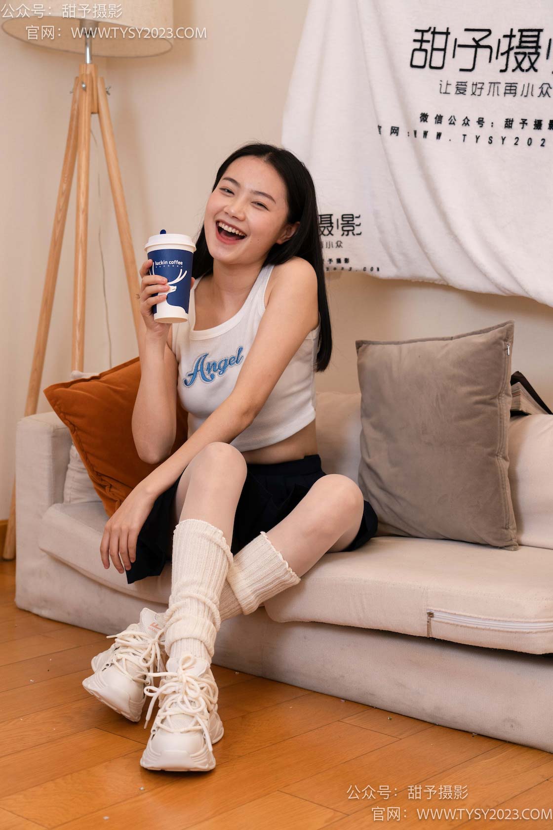 图片[4]-甜予摄影097期：齐齐-运动鞋、薄白丝（脚尖加固款）-觅颜社
