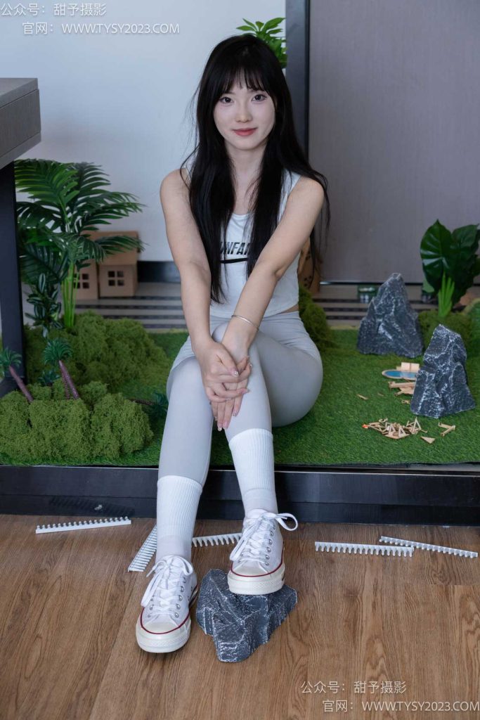 图片[4]-甜予摄影104期：璇璇-帆布鞋、白棉袜、裸足、小人国剧情-觅颜社