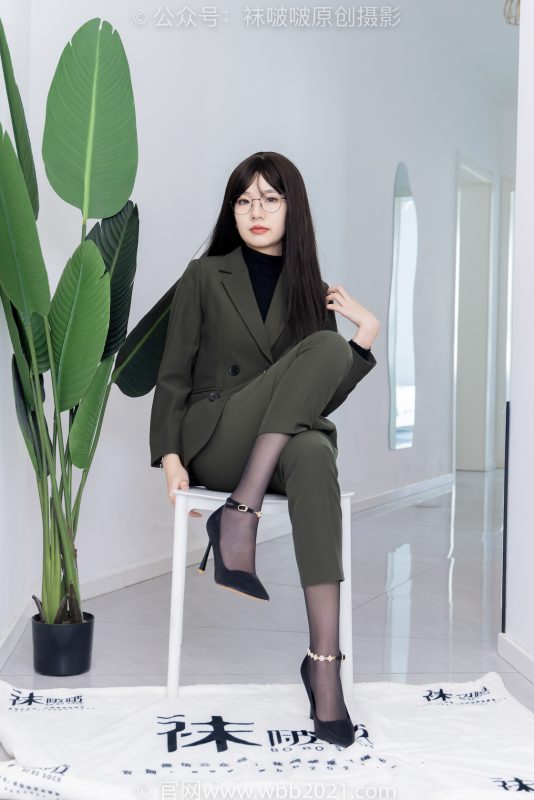 袜啵啵519期：小甜豆-高跟鞋、薄黑丝（脚尖加固款）、裸足、ol制服、裤里丝-觅颜社