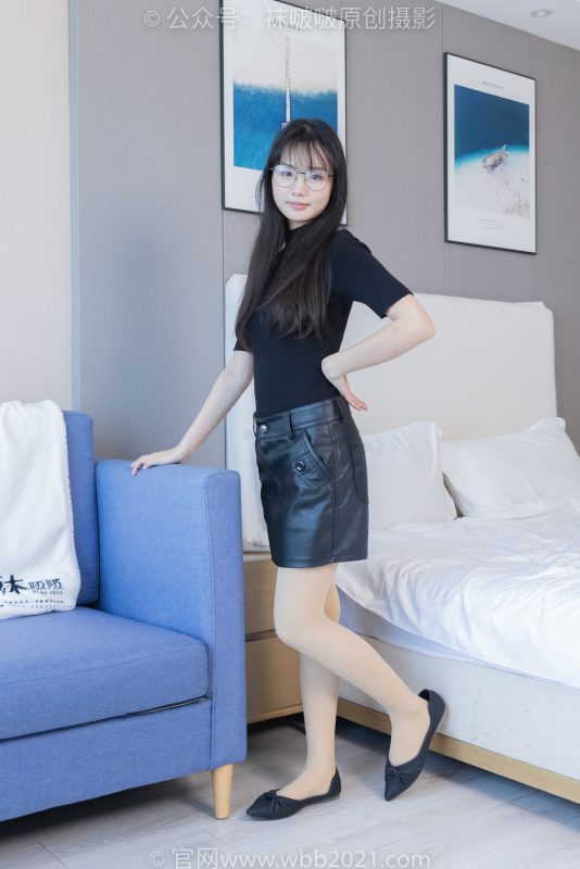 袜啵啵480期：甜甜圈-平底鞋、厚肉丝、瑜伽动作、厚肉丝踩奶油泡芙剧情-觅颜社