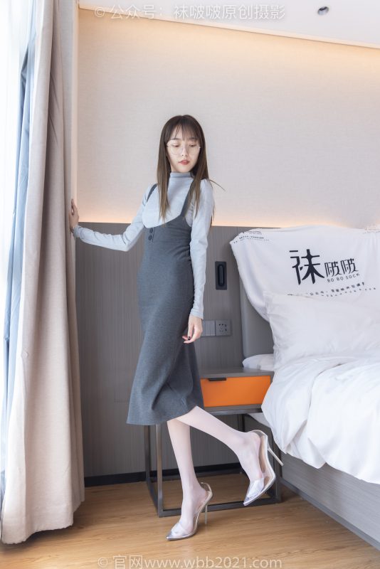 袜啵啵309期：稚予-两双高跟鞋、灰丝（脚尖加固款）、白丝（脚尖加固款）、裸足（黑色美甲）、踩奶油蛋糕剧情（仅剧情版包含）-觅颜社