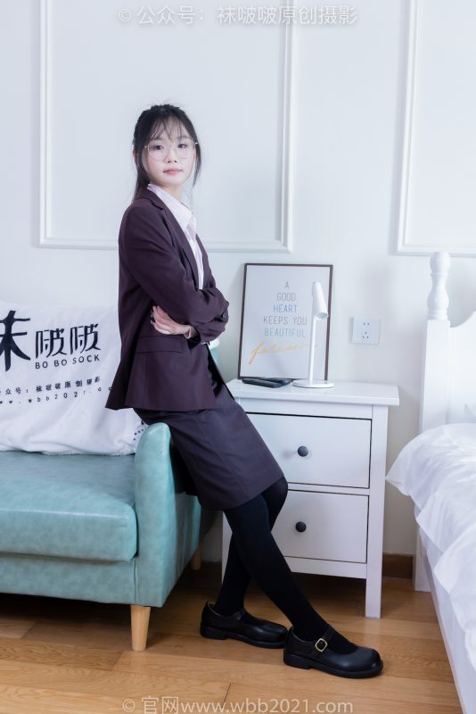 袜啵啵362期：甜甜圈-两双皮鞋、厚肉丝、厚黑丝、ol制服-觅颜社