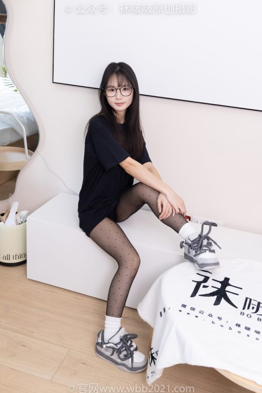袜啵啵418期：甜甜圈-板鞋、白棉袜、波点黑丝（脚尖透明款）-觅颜社