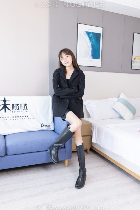 袜啵啵486期：稚予-长靴、黑网袜、裸足（黑色美甲）、裸足踩奶油蛋糕 踩完蛋糕泡脚剧情（仅花絮剧情版）-觅颜社