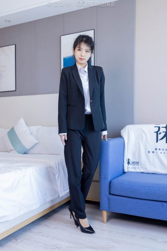 袜啵啵489期：奶油-两双高跟鞋、薄肉丝（脚尖微加固款）、ol制服裤里丝、黑色美甲-觅颜社