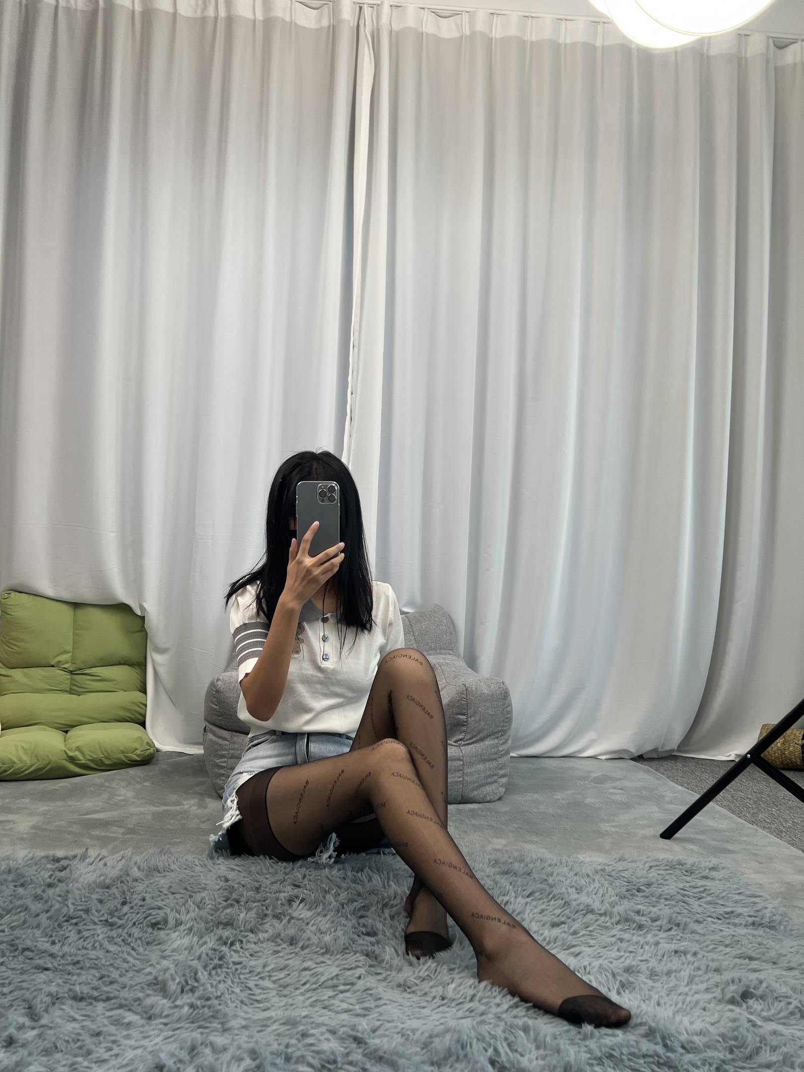 图片[3]-三禾摄影 NO.061 字母黑丝 帆布鞋