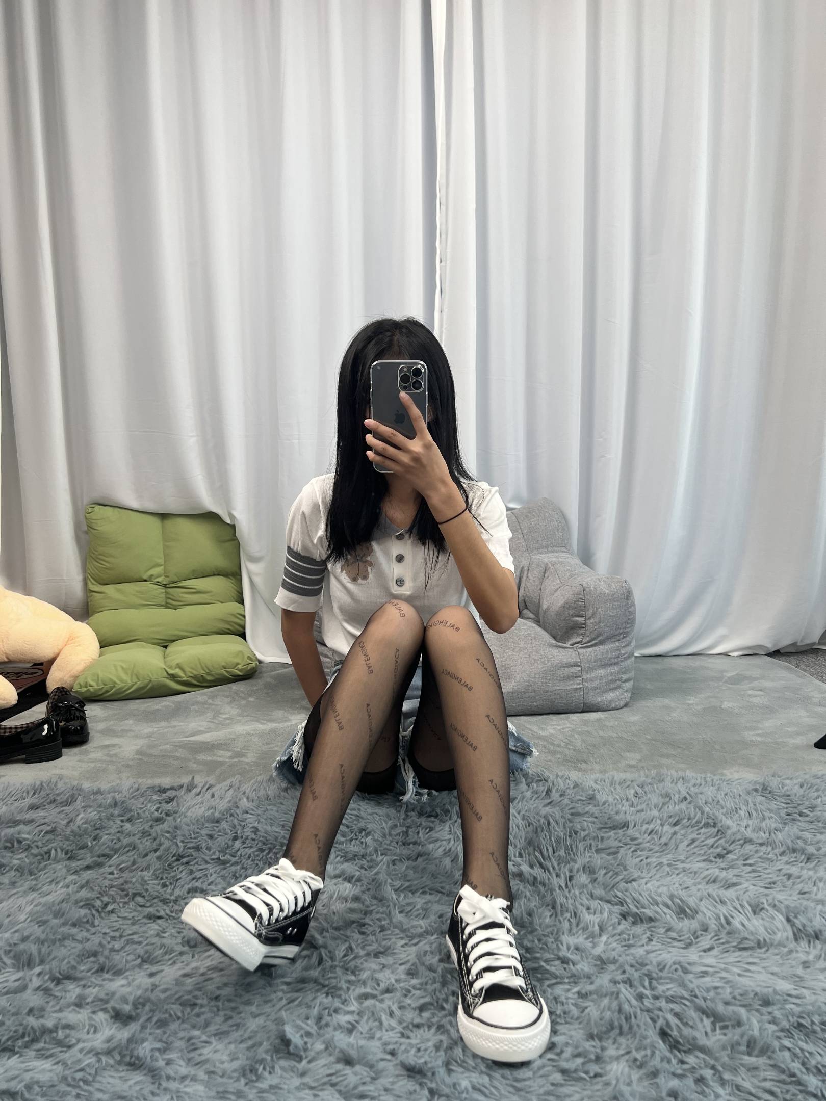 三禾摄影 NO.061 字母黑丝 帆布鞋