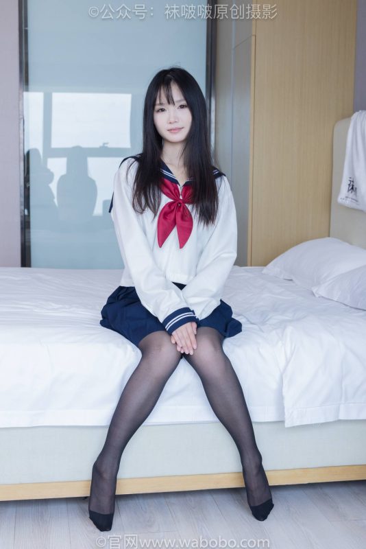 BoBoSocks袜啵啵 NO.642 甜甜圈-过膝靴、板鞋、白棉袜、薄黑丝 [152P-1V-7.2GB]-觅颜社