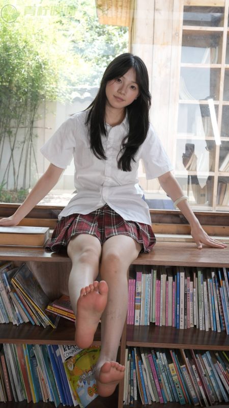 青柠映画 NO.033 阿慌 JK书吧 [111P-3V-2.83GB]-觅颜社