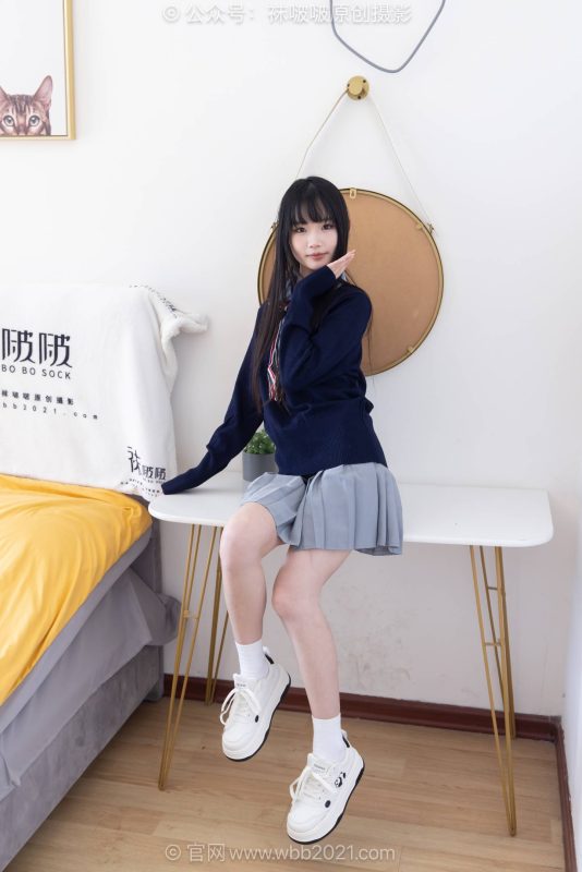 BoBoSocks袜啵啵 NO.635 甜甜圈-板鞋白棉袜、裸足、学院风半脱袜子 [186P-1V-6.4GB]-觅颜社