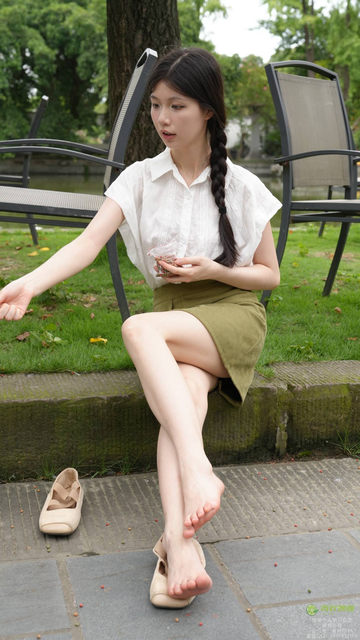 青柠映画 NO.076 小小 喂鸽子