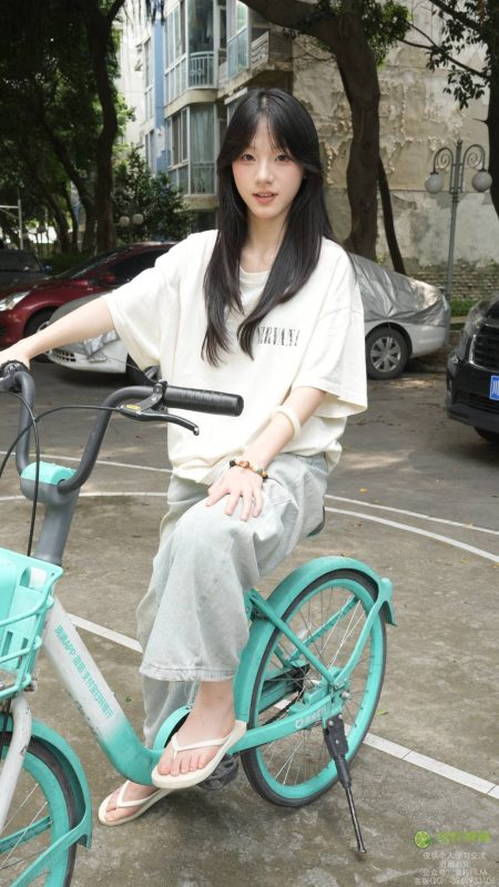 青柠映画 NO.042 阿慌 共享单车裸足 足跟干裂凝露素材 [133P-2V-9.45GB]-觅颜社