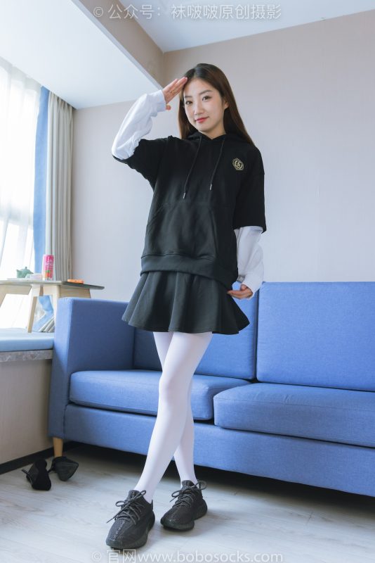 袜啵啵214期：小沫-黑色运动鞋、厚白丝-觅颜社