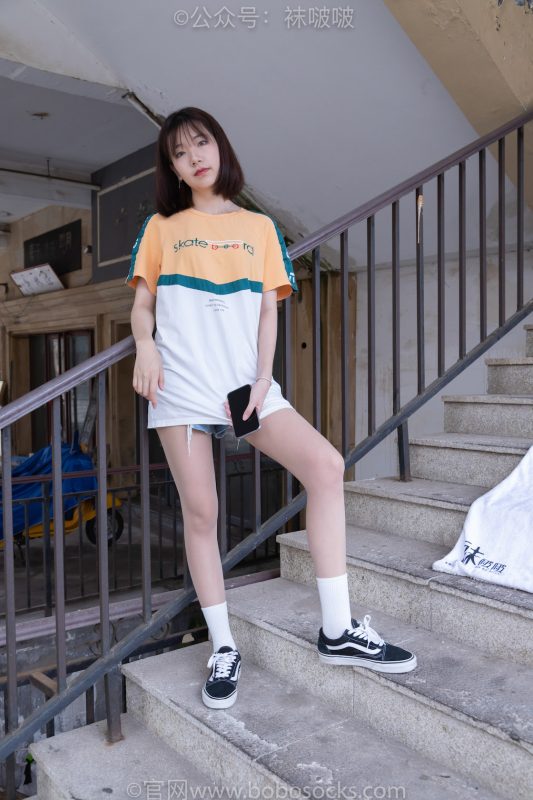 袜啵啵069期：小甜豆-vans板鞋、白棉袜、肉丝（脚尖加固款）-觅颜社