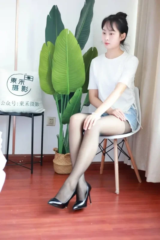 三禾摄影 NO.012 牛仔热裤 高跟 长丝 [208P-1.2GB]-觅颜社