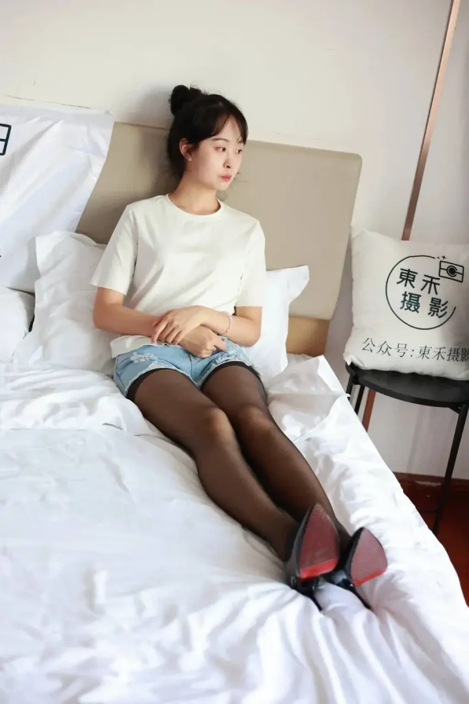 图片[2]-三禾摄影 NO.012 牛仔热裤 高跟 长丝